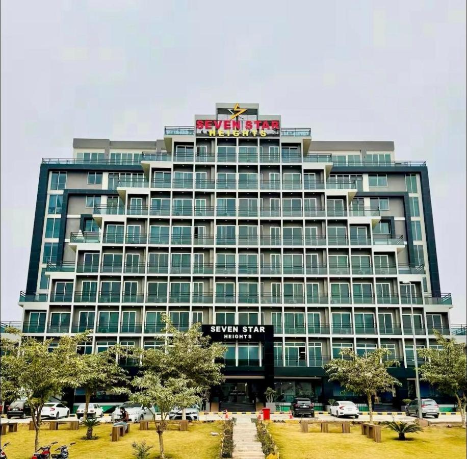 Studio Luxé Bahria Living Self Check-in - B&B