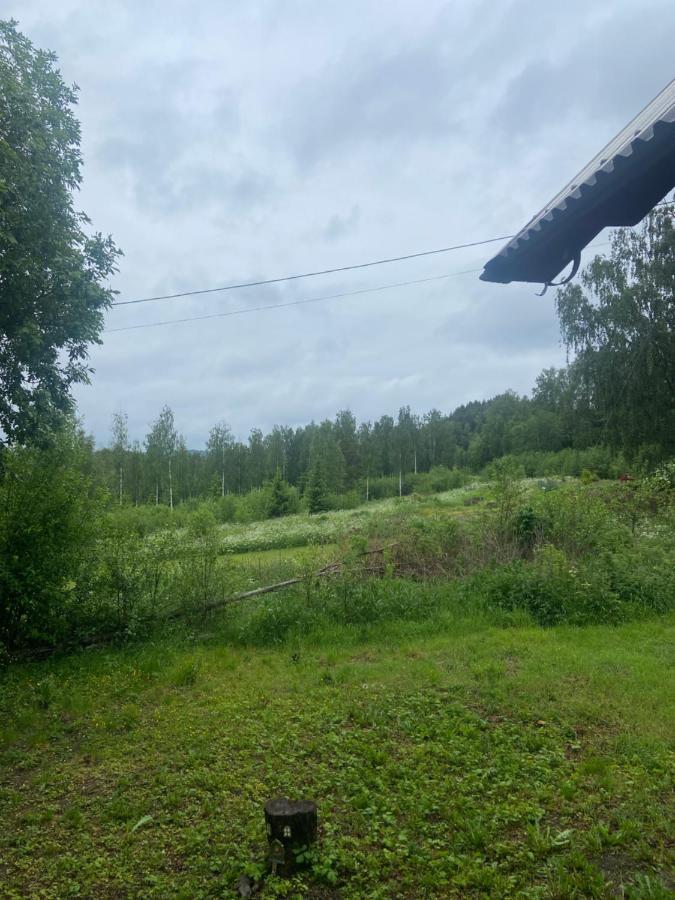 Häuschen ruhig gelegen - B&B Lugnvik