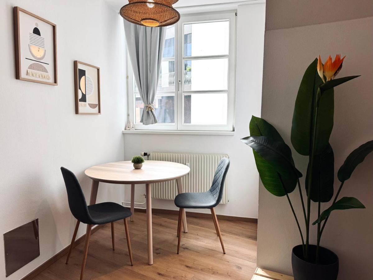 Private Wellness Suite mit Whirlpool & Free Parking - Bed and Breakfast Graz