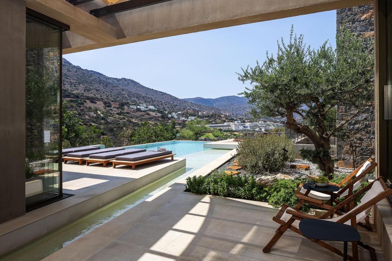 Villa Zoe - Elounda Chic Living & Bay Views by etouri - Bed and Breakfast Agios Nikolaos