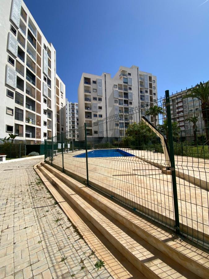 Luxurious and modern 2BR with View and Pool - Ferienwohnung Beni Brour