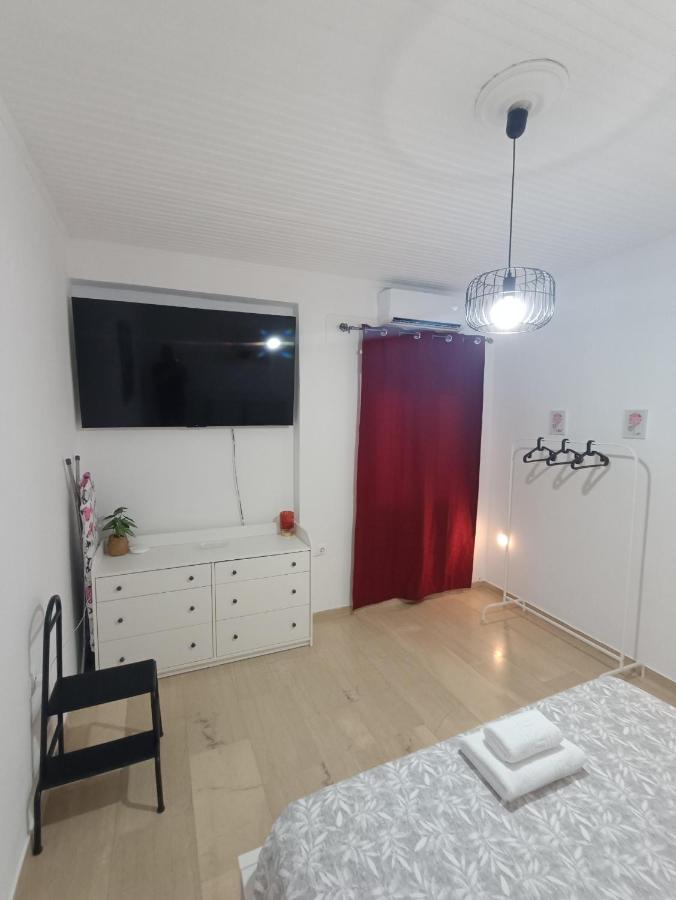 Estudio con balcón