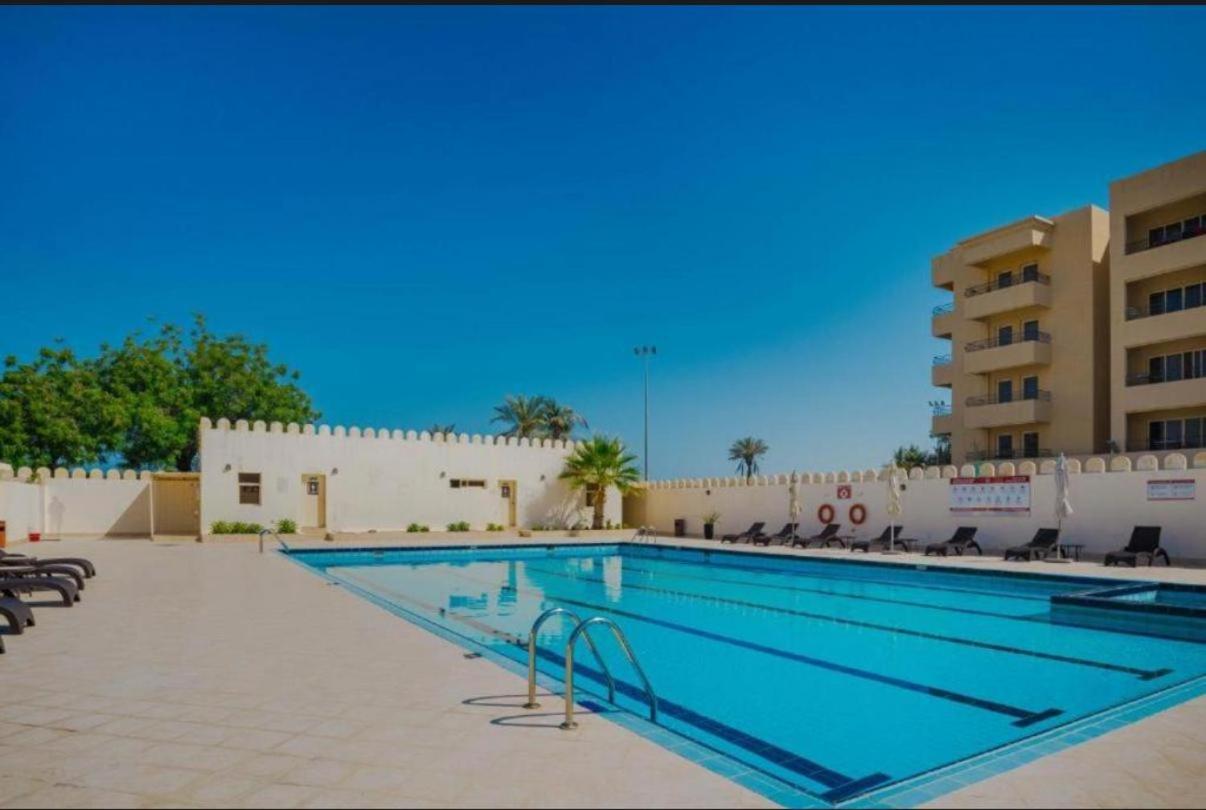 Golfside Serenity - Stylish 1 BHK by FREE Holiday Homes - B&B Ras Al Khaimah City