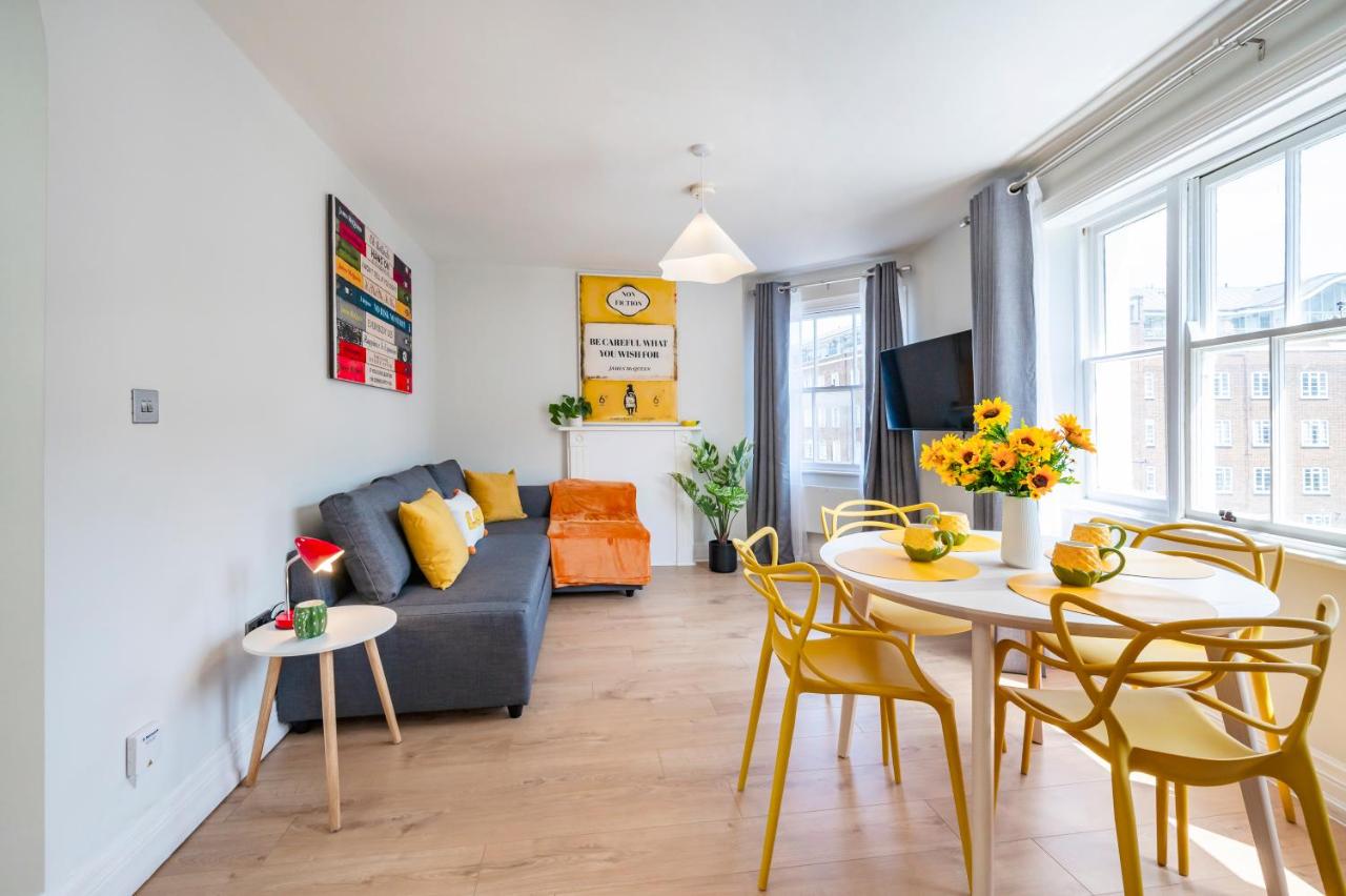 One-Bedroom Apartment with City View