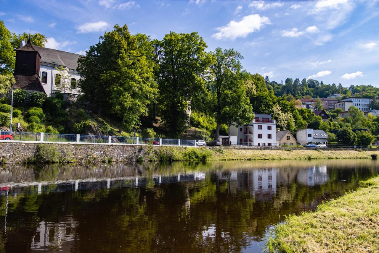 Riverside Apts - kola v ceně-free bikes, Greenway Jizera - B&B Železný Brod