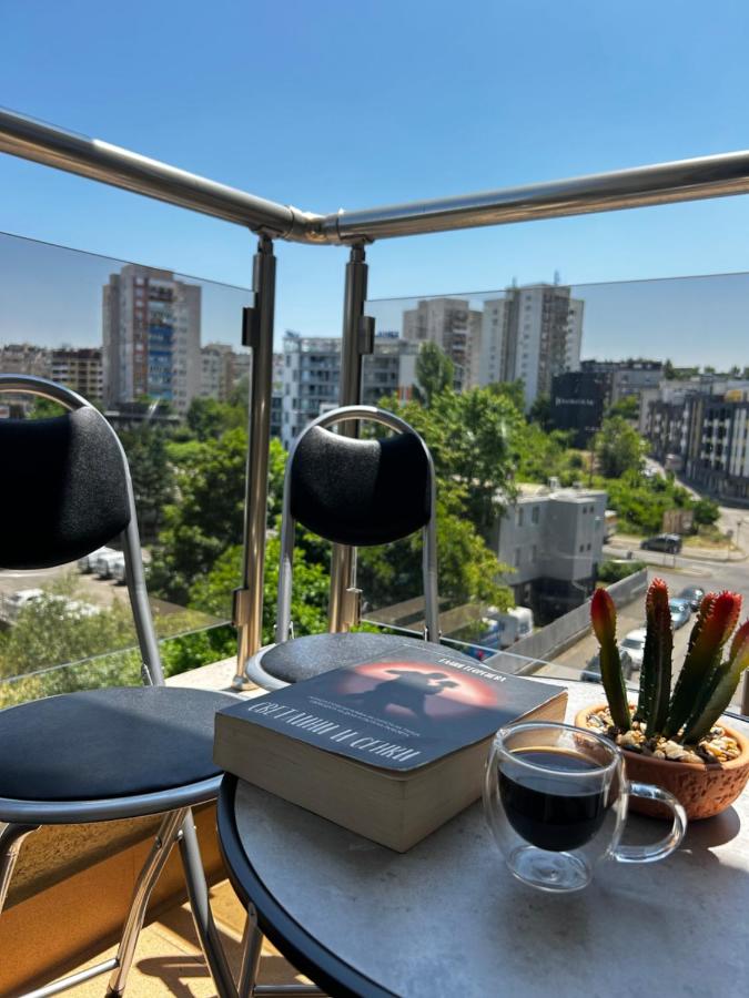 Rea Flora - Cozy Stay With Free Parking - B&B Sofia