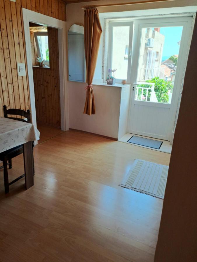 Comfort One-Bedroom Apartment with Sea View