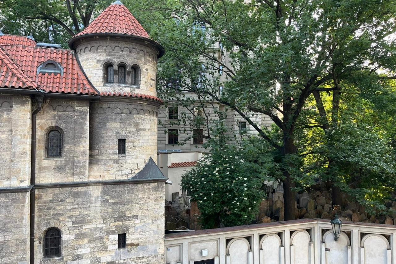 Authentically stylish apartment with a mystical view GOLEM - Ferienwohnung Prag
