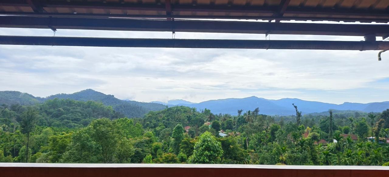Isiri homestay - Chambres d’hôtes Kalasa