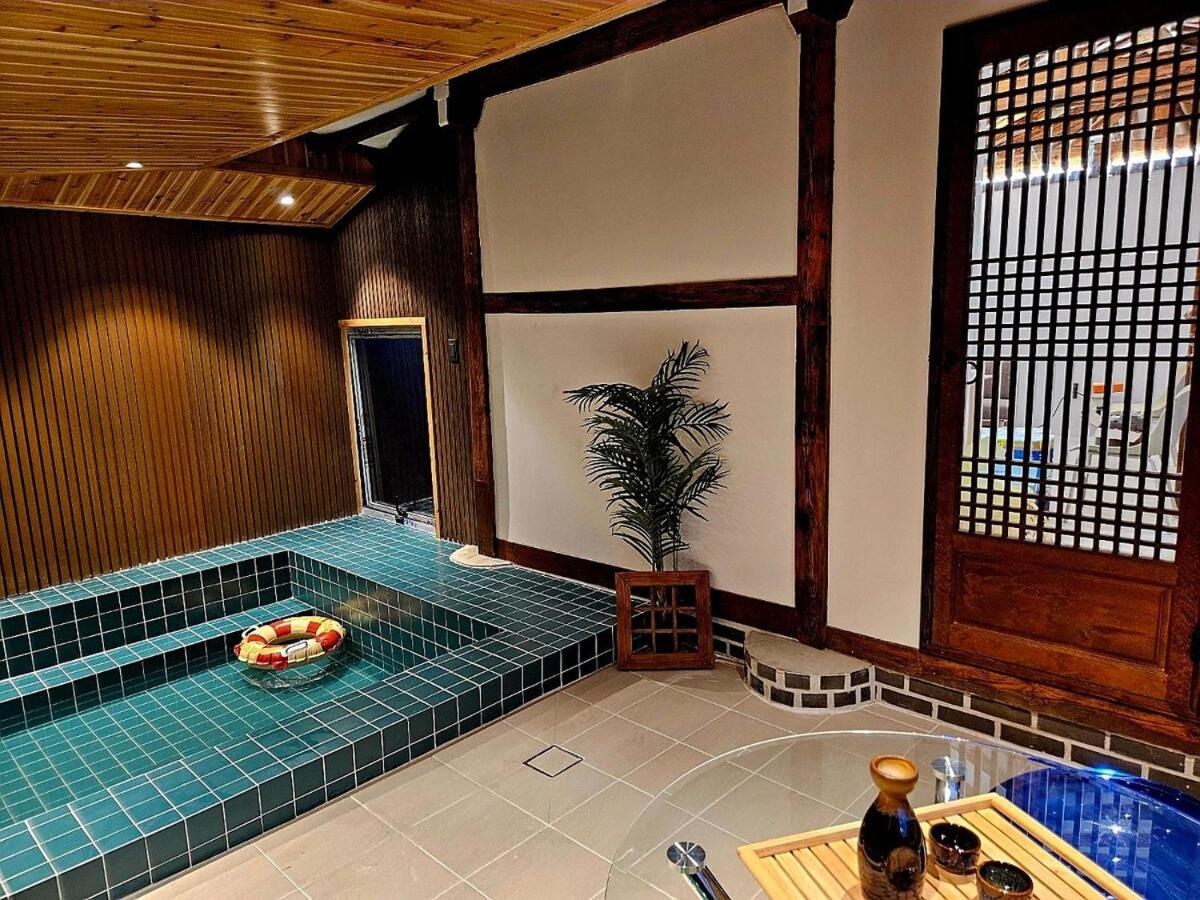 이손한옥,대형자쿠지,무료자전거,자동커피머신 등,마음을 쉬어가는공간 - Bed and Breakfast Gyeongju