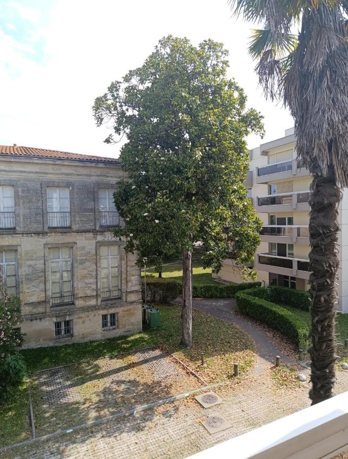 Bordeaux appartement avec belles prestations - balcon - parking - Bed and Breakfast Bordeaux