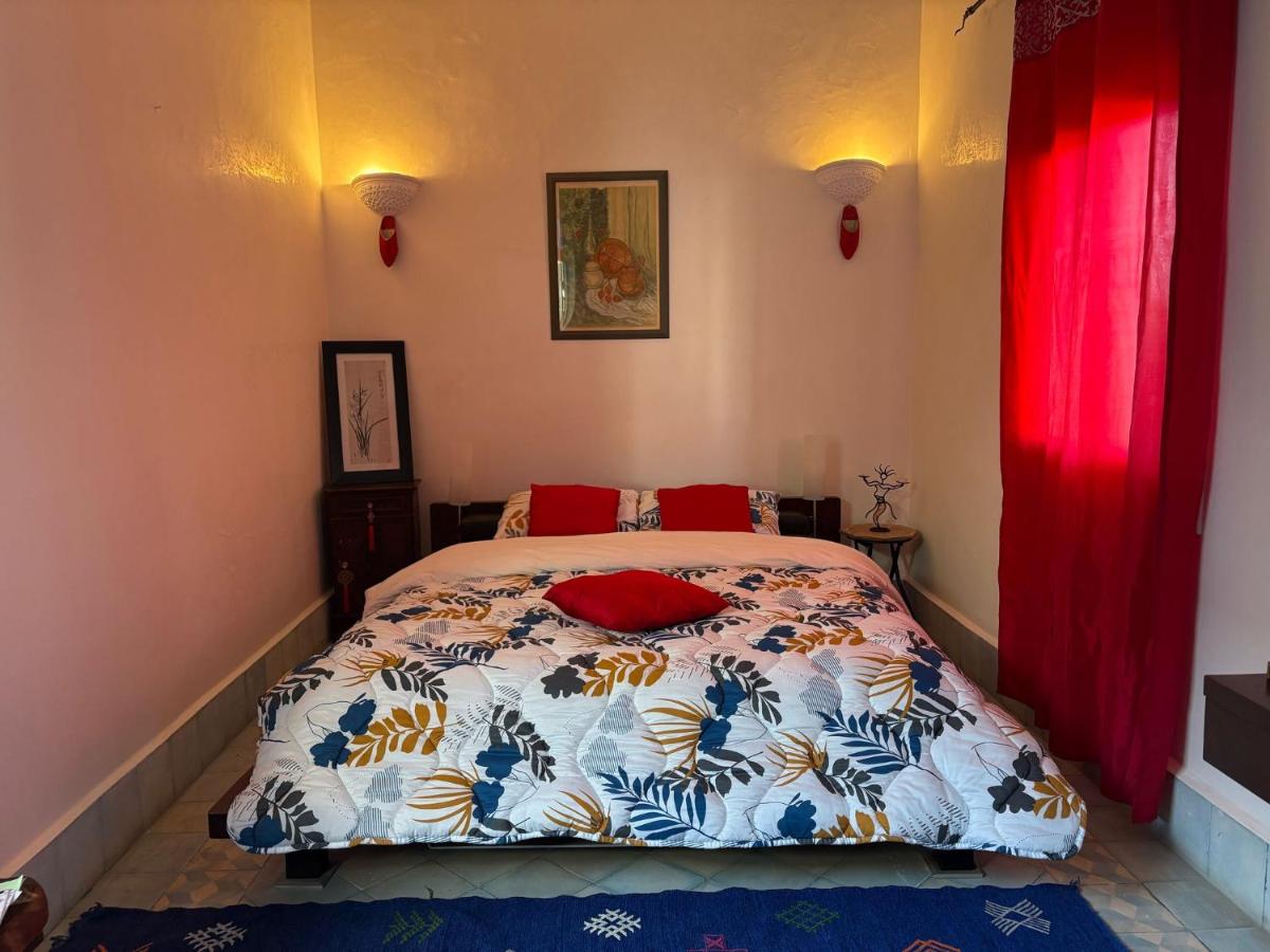 Habitación con cama grande 