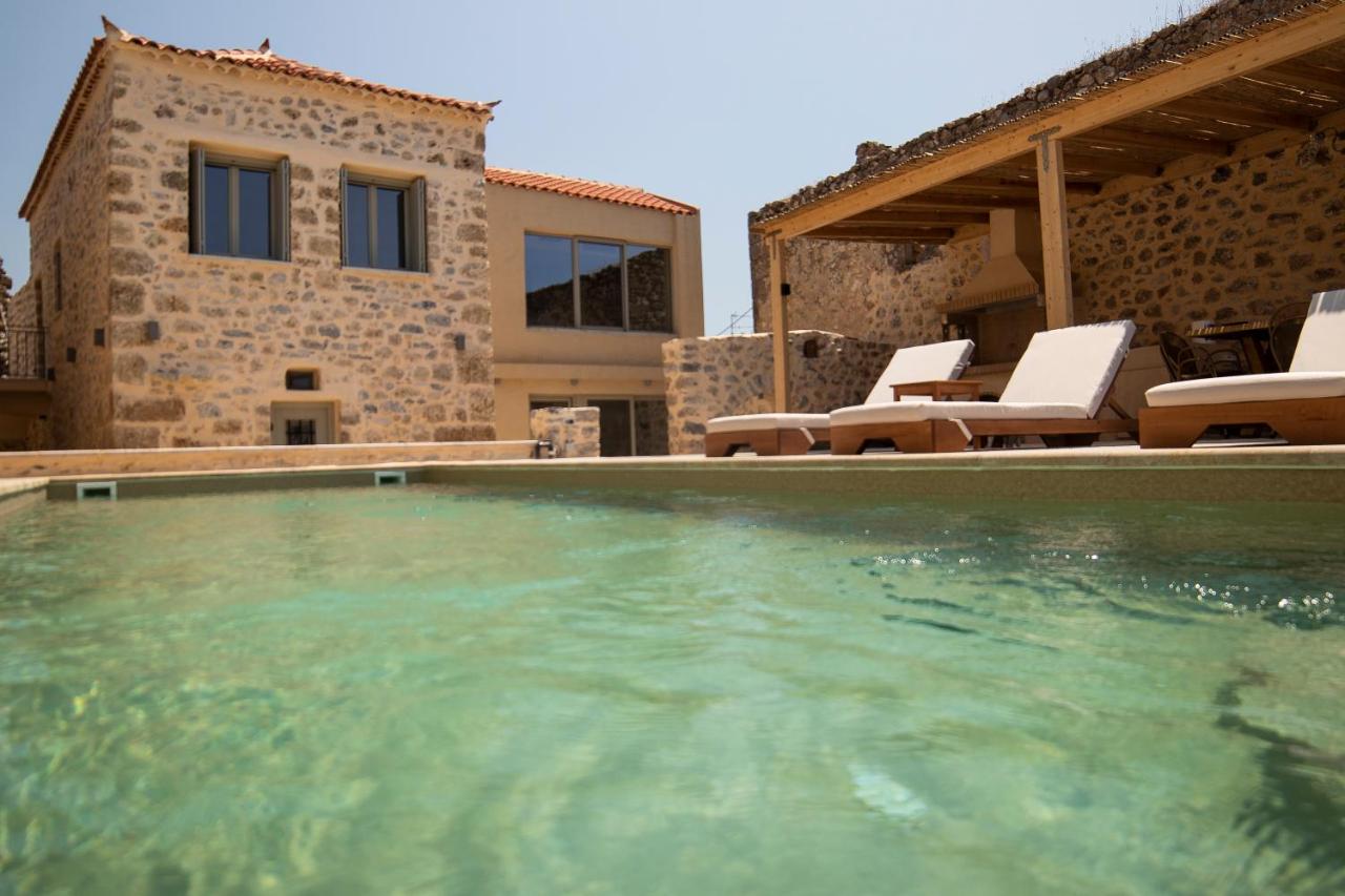 Villa Fragkaki - Bed and Breakfast Oítilon