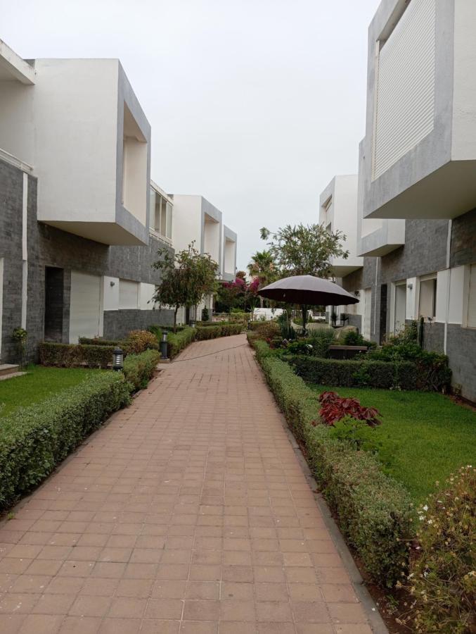 Appartement Familial avec Jardin Privé et Accès Piscine - Bed and Breakfast Sidi Rahal