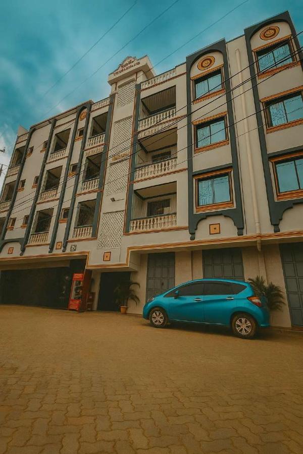 Mama Abayi Fakhi - B&B Mombasa