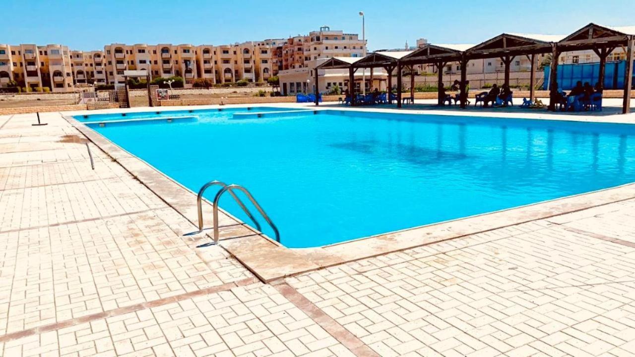 Modern family stay شقة غرفتين بغرفة مكيفه الساحل الشمالي الكيلو 77دقايق من العلمين و مارينا - B&B El Alamein