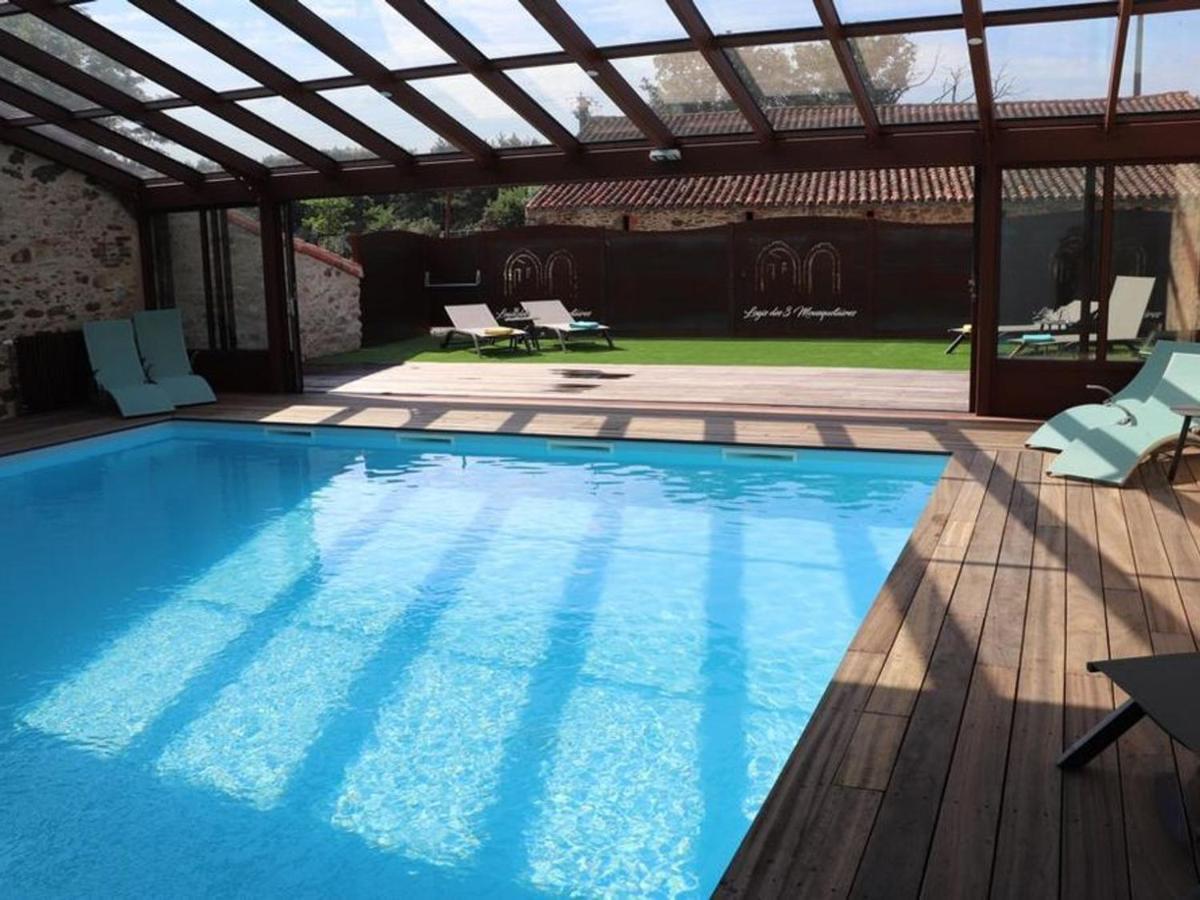 Gîte 18ème rénové avec piscine couverte, terrasse, loisirs et WiFi – 6 pers. - FR-1-426-432 - B&B Les Herbiers