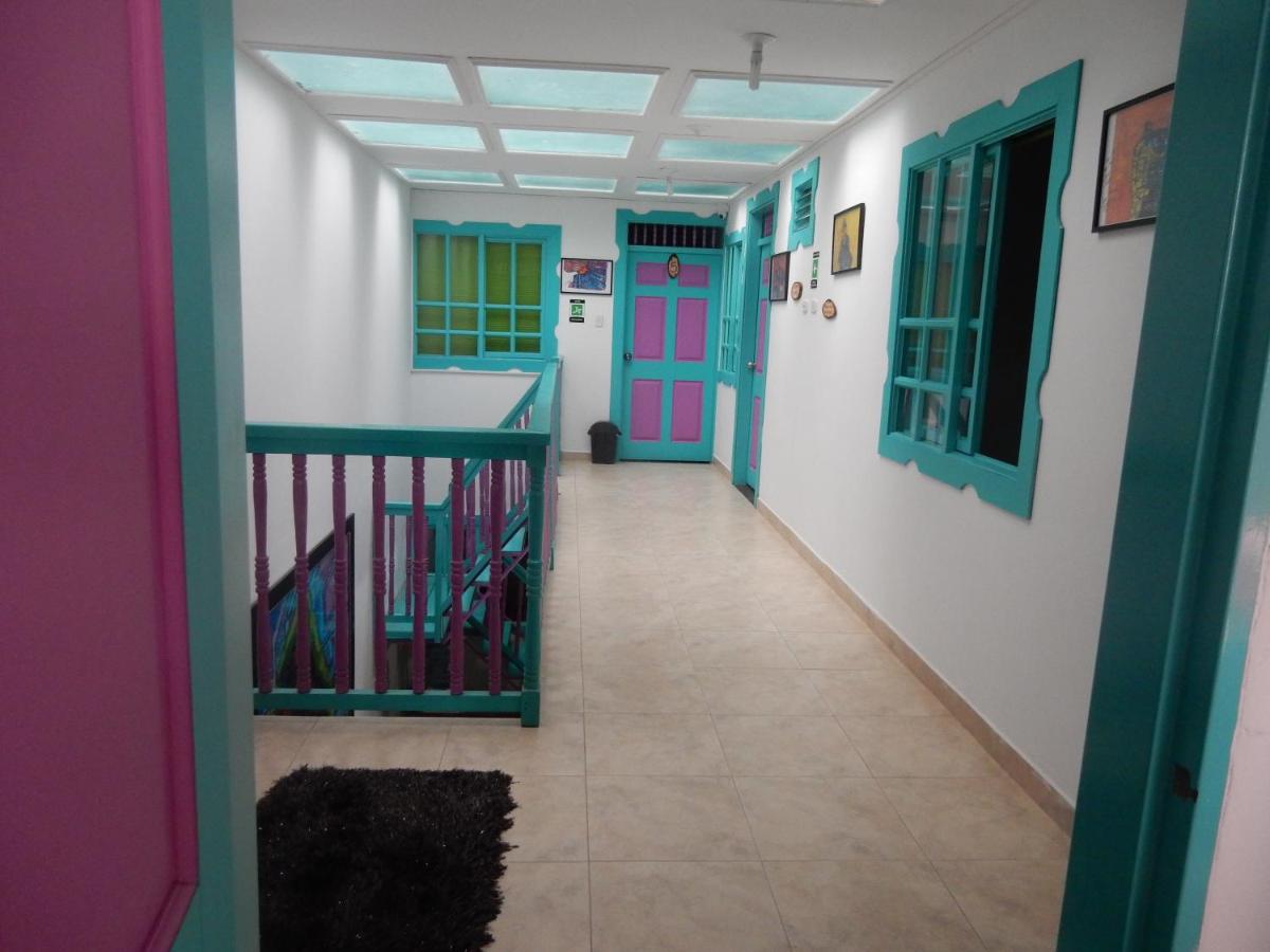 Hostal Johnnier - B&B