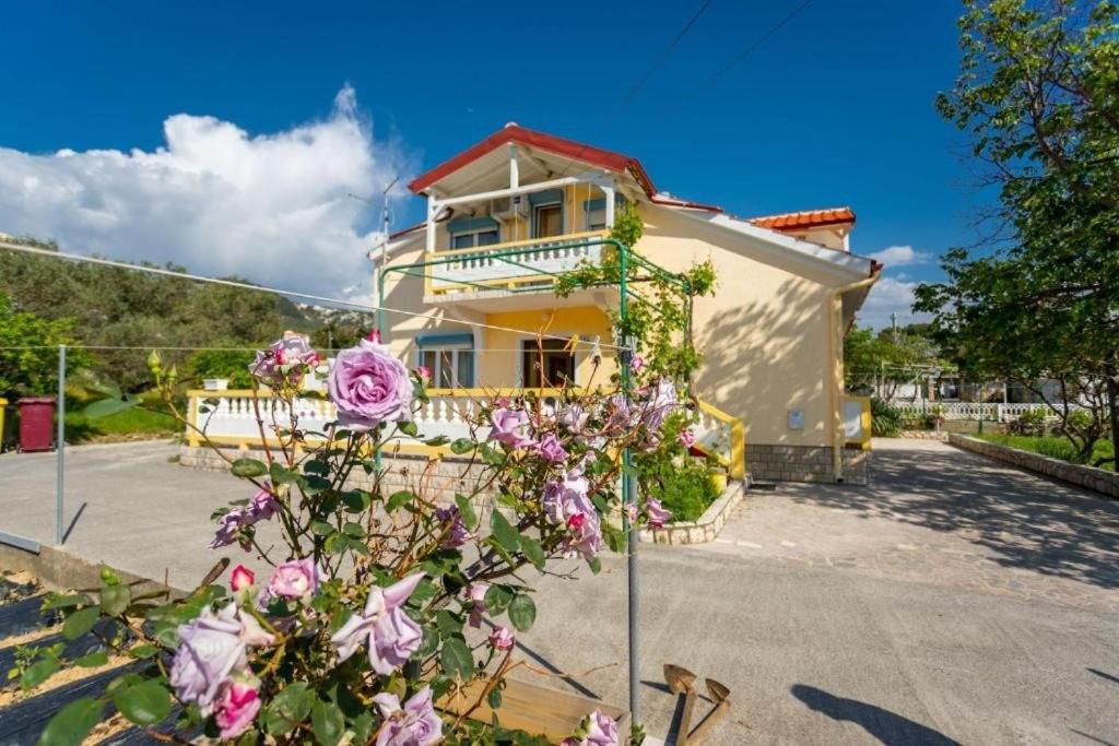 Apartments by the sea Banjol, Rab - 24668 - B&B