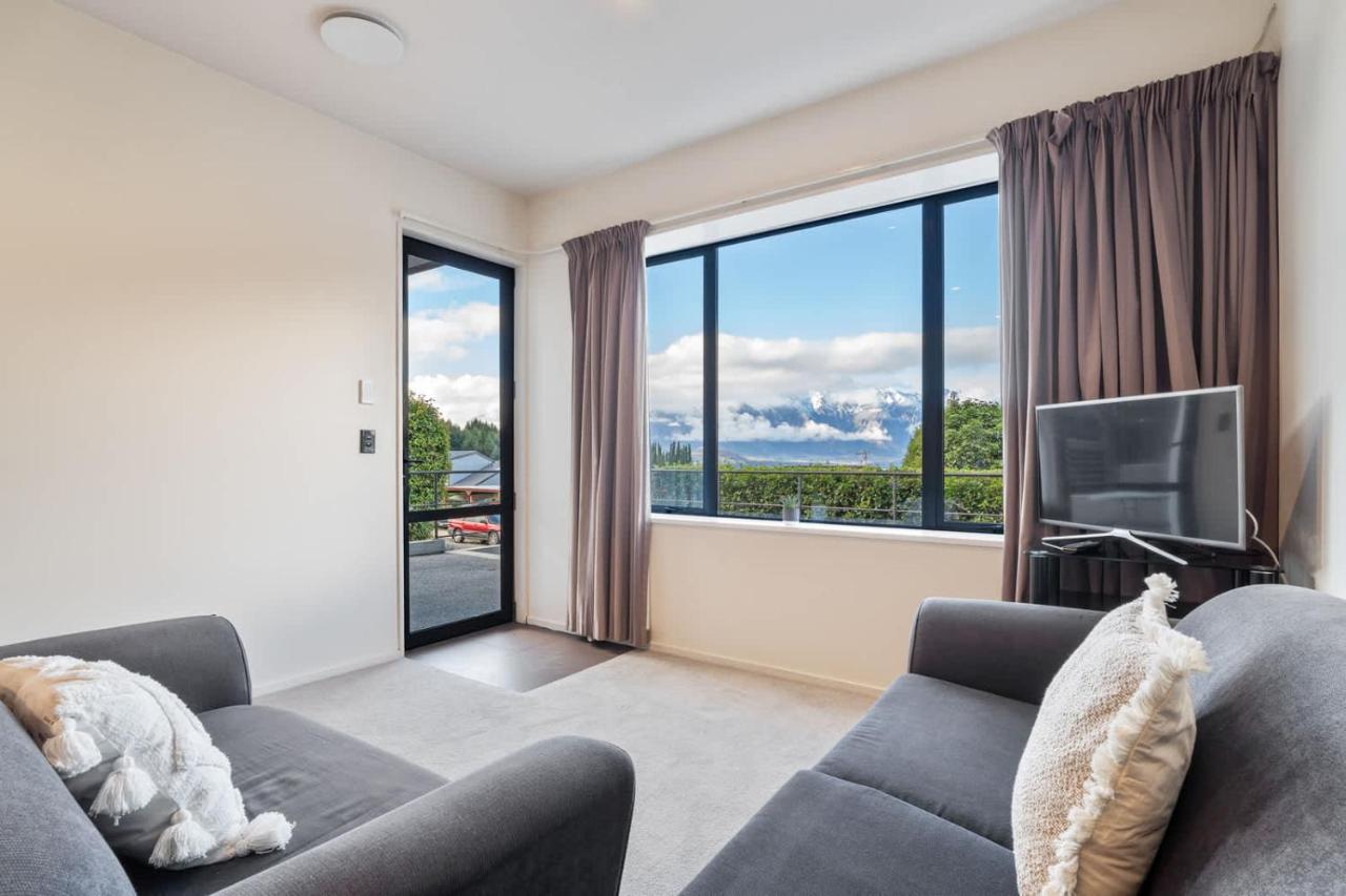 Elegant Foundations Cozy 2BR Retreat - B&B Queenstown