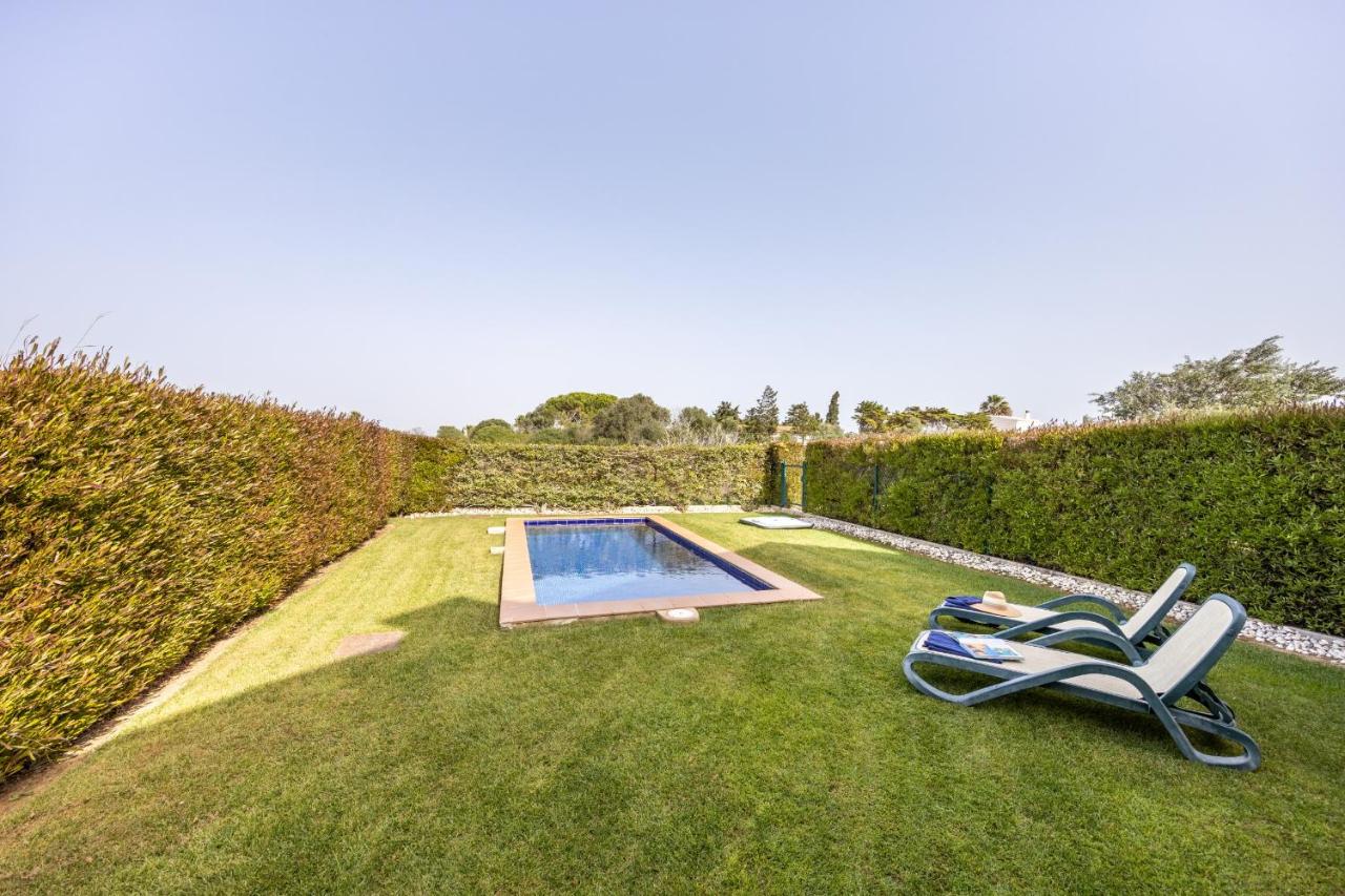 CoolHouses Algarve, Luz 2 bed elegant flat, private pool & garden, SPA facilities, Mar da Luz 19 - Chambres d'hôtes Senhora da Luz