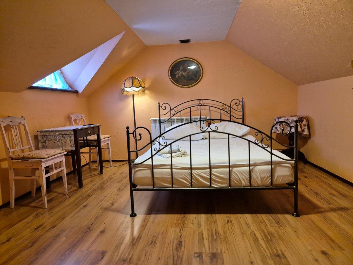 Large Single Room