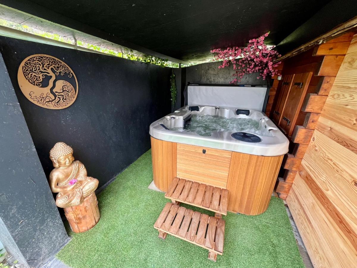 Chambre indépendante avec jacuzi et climatisation - Chambres d’hôtes Vanzy