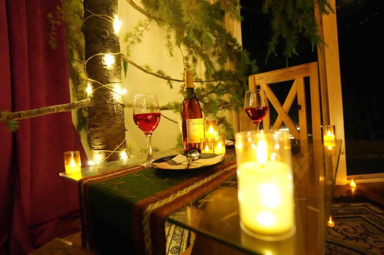 Thecozynest Jacuzzi treehouse - Ferienwohnung Jābo