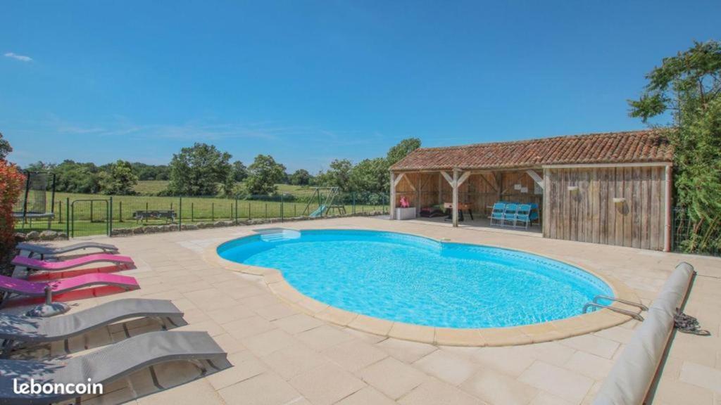 Gîtes la Bonninière rose - B&B Neuvy-Bouin