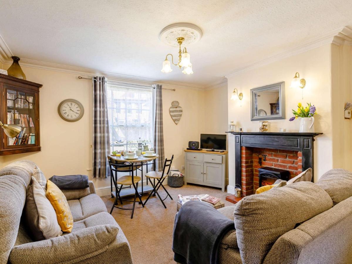 2 Bed in Robin Hoods Bay 87059 - B&B