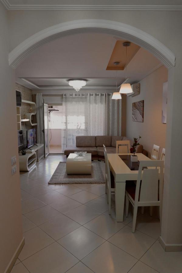 Apartment mit 2 Schlafzimmern und Balkon