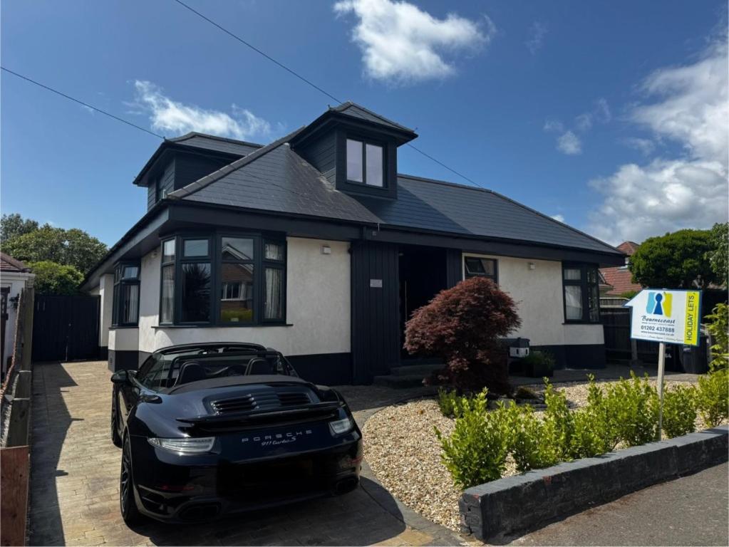 BOURNECOAST - Bungalow-Garden-BBQ hut-WIFI- HB6339 - B&B Bournemouth