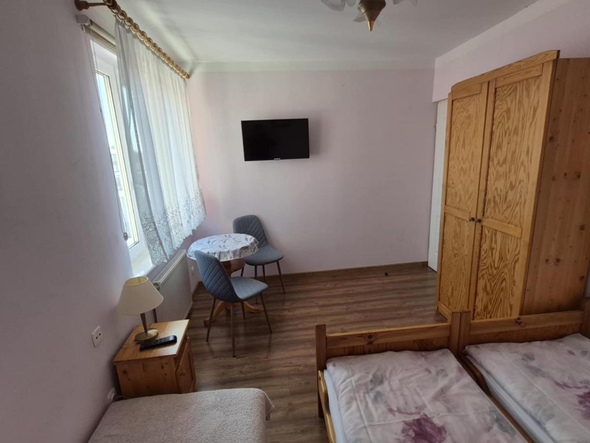 Chambre Triple Basique avec Salle de Bains Commune