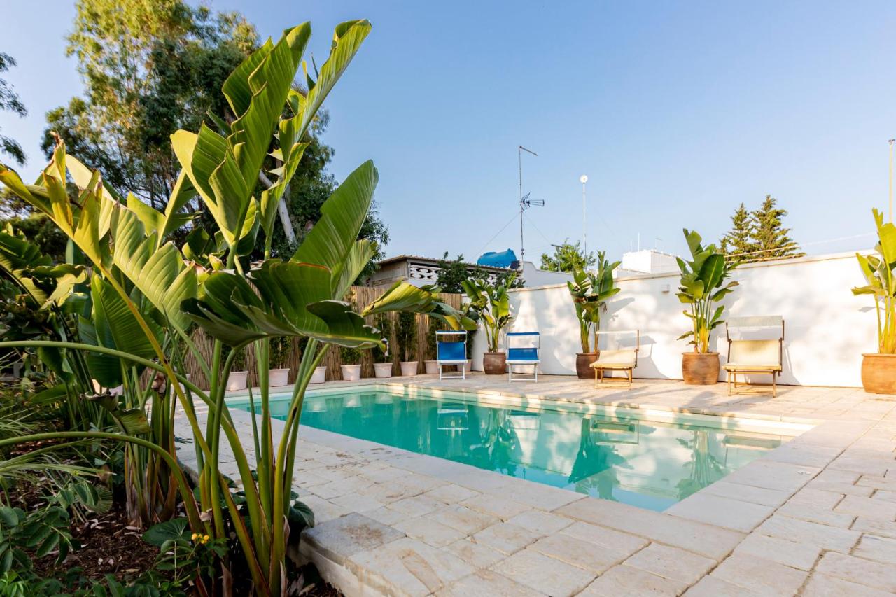 Villa Bali con piscina e giardino privato By Cala Salento - B&B