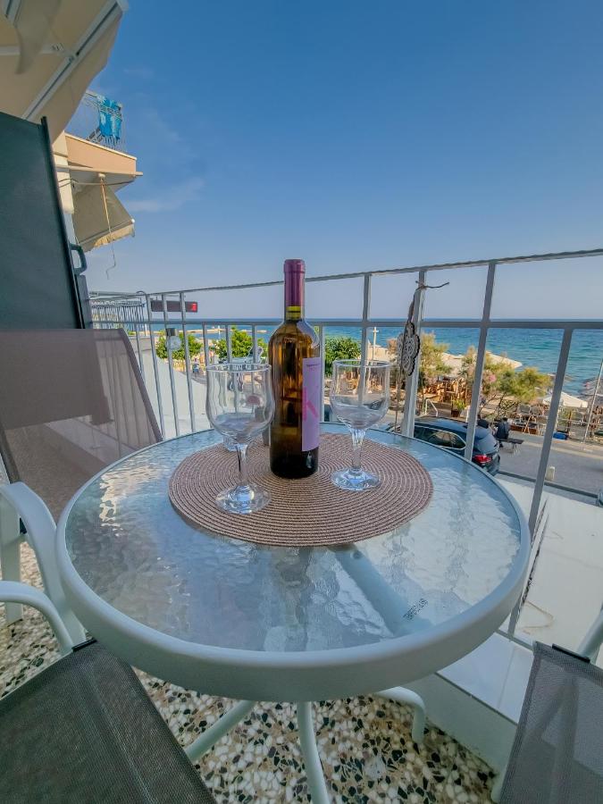 SeaZen Beach Front Suites - B&B Néa Kallikráteia