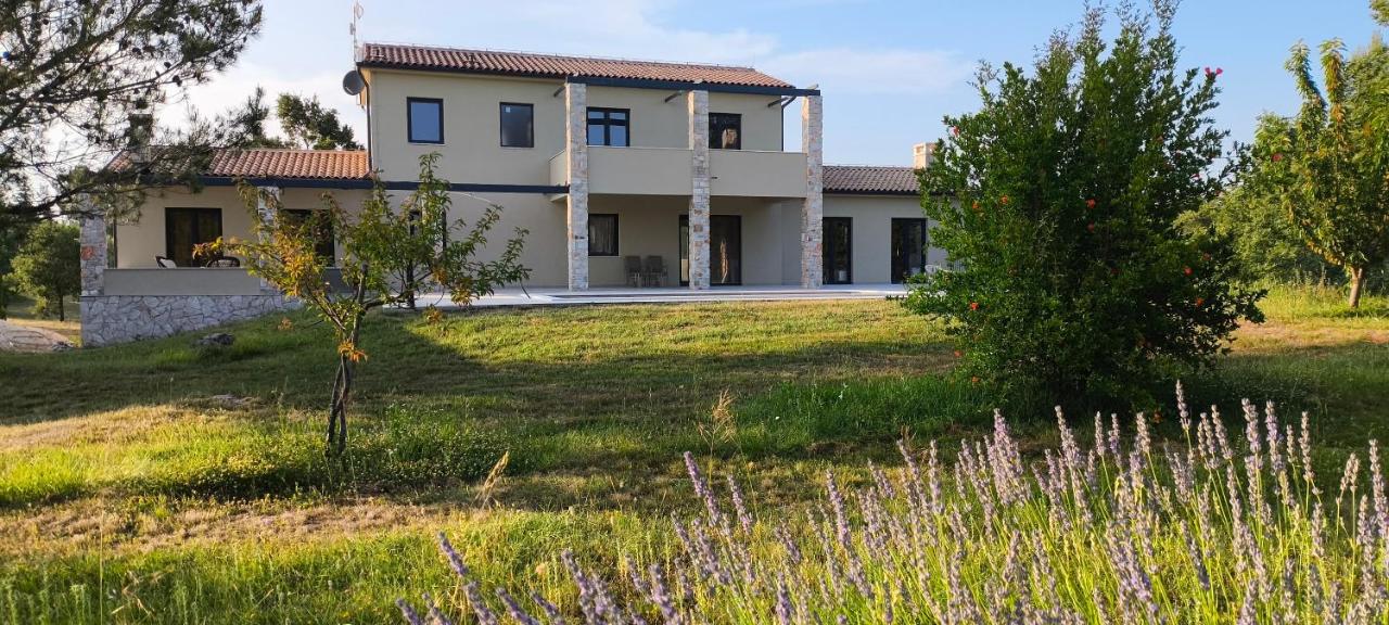 Villa Pčela - B&B Divšići