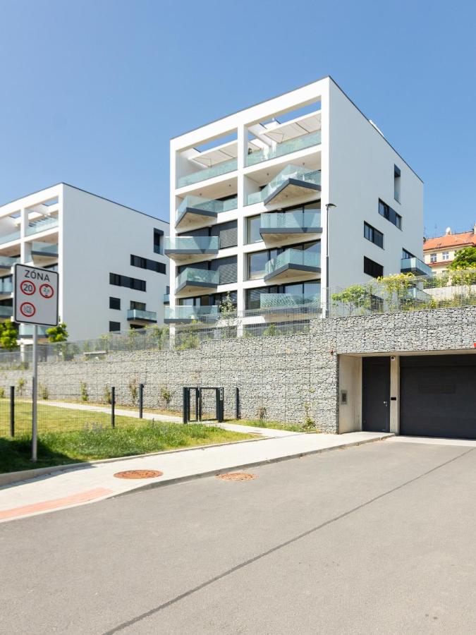 Contemporary apartment with garage parking - Bed and Breakfast Praag