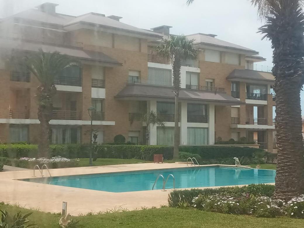 plage des nations bouknadel - B&B