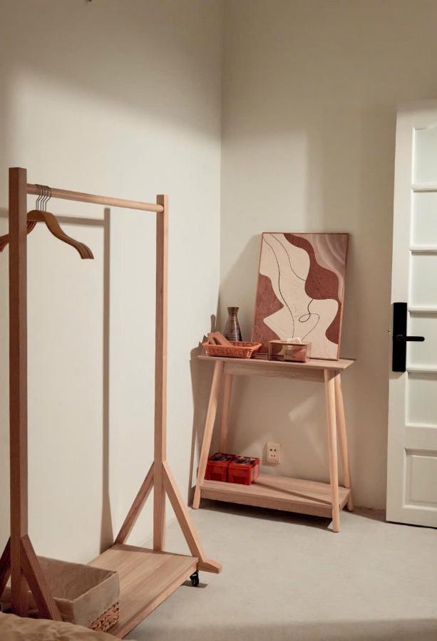 Old Quarter Homestay 202 - Air conditioner - Railway - B&B Hanoi