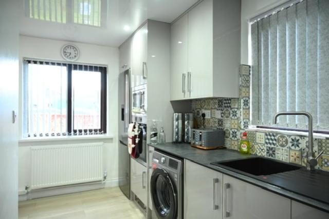 Watermead Retreat 4 Bedroom Bungalow - Bed and Breakfast Birstall