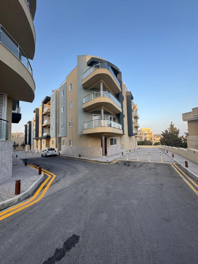 Varka Holiday Apartment - Modern Family Friendly and Accessible for All - Bed and Breakfast Marsaxlokk