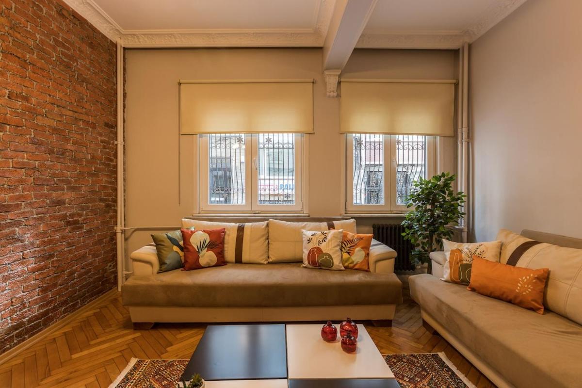 Stylish 1BR with Prime Location and Bold Design - B&B Estambul