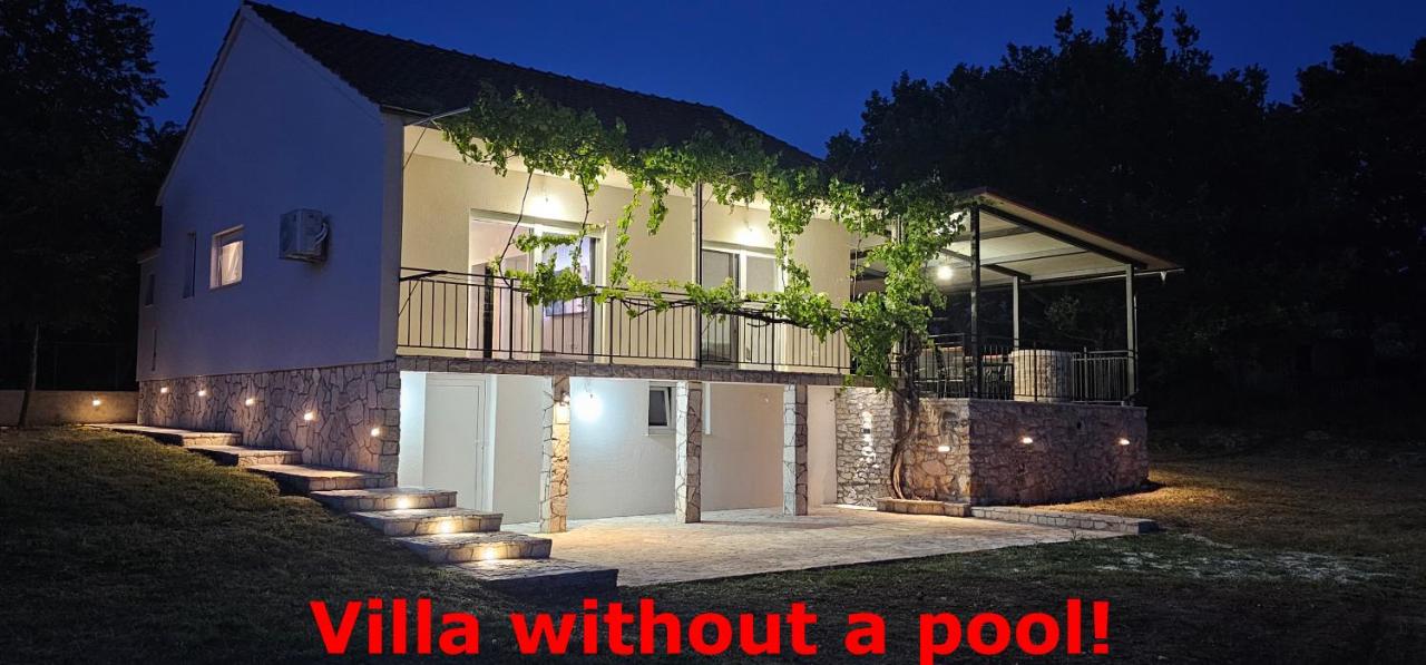 Villa con 2 Camere da Letto