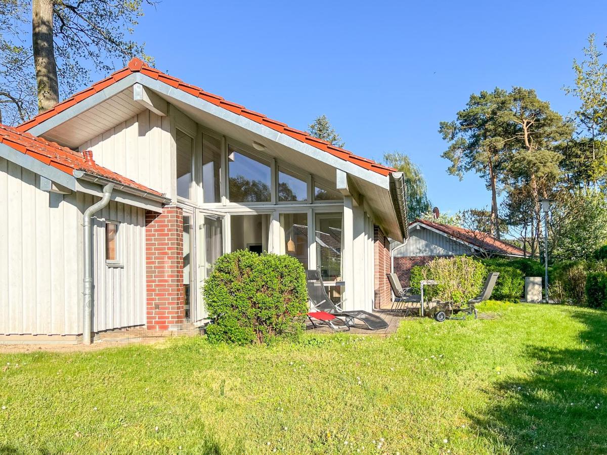 Familienunterkunft Wiesengeflüster E8 - strandnah mit Sauna und Garten - B&B Röbel