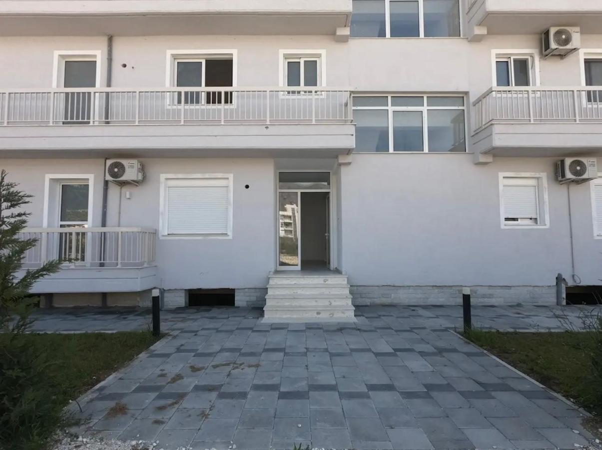 Sea View Apartment - B&B Radhimë