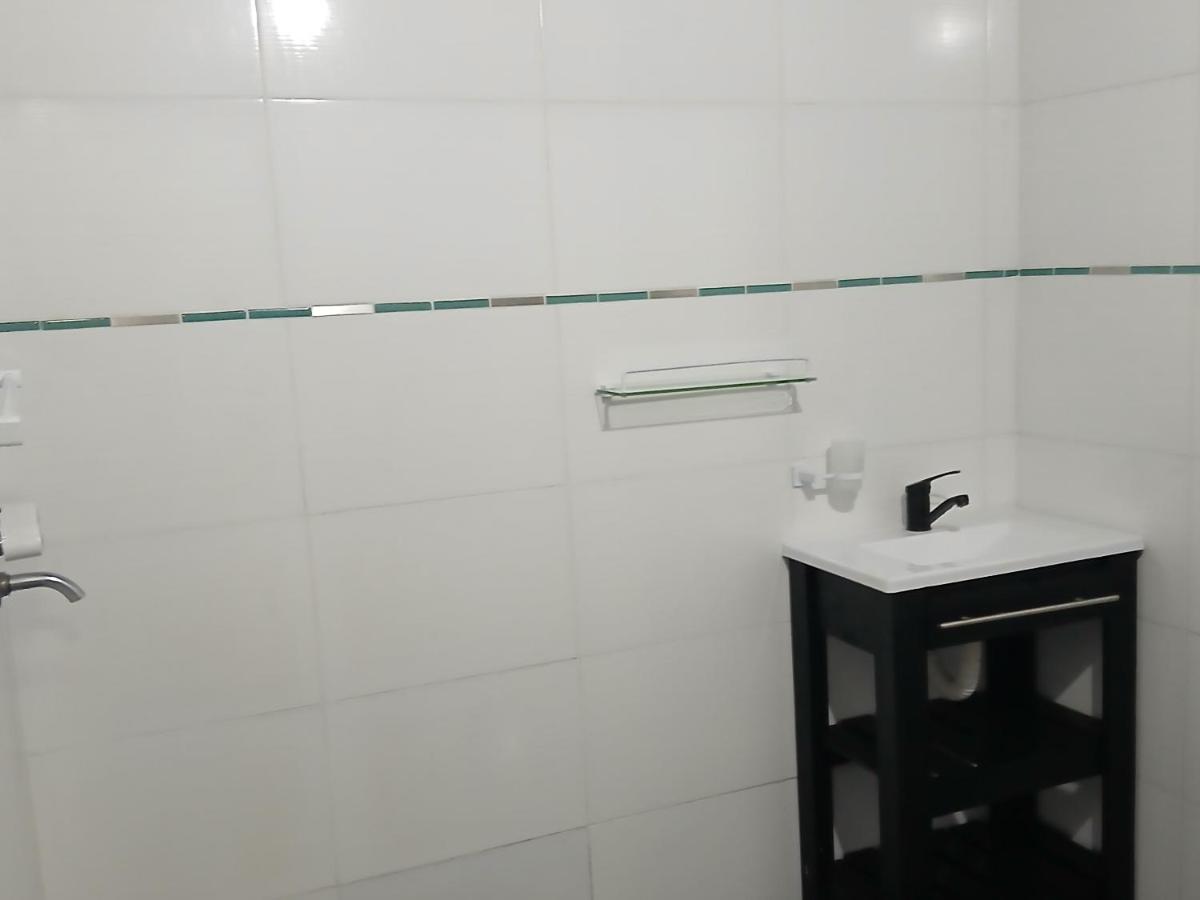 Doppel-/Zweibettzimmer mit privatem, externem Bad