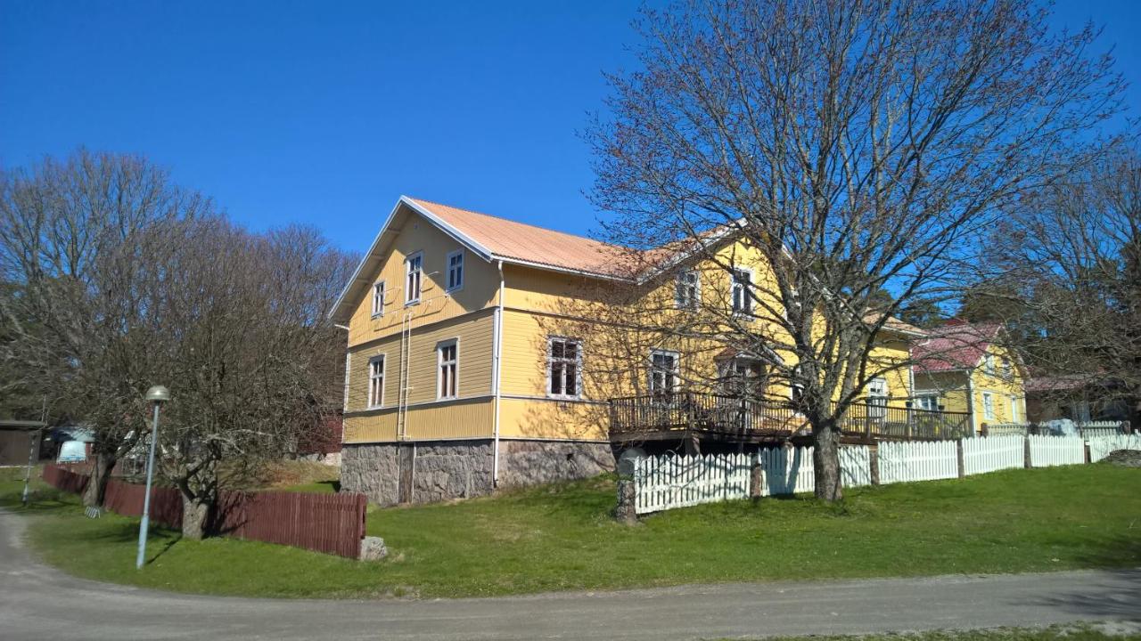 B&B Nagu - Majatalo Martta - Bed and Breakfast Nagu