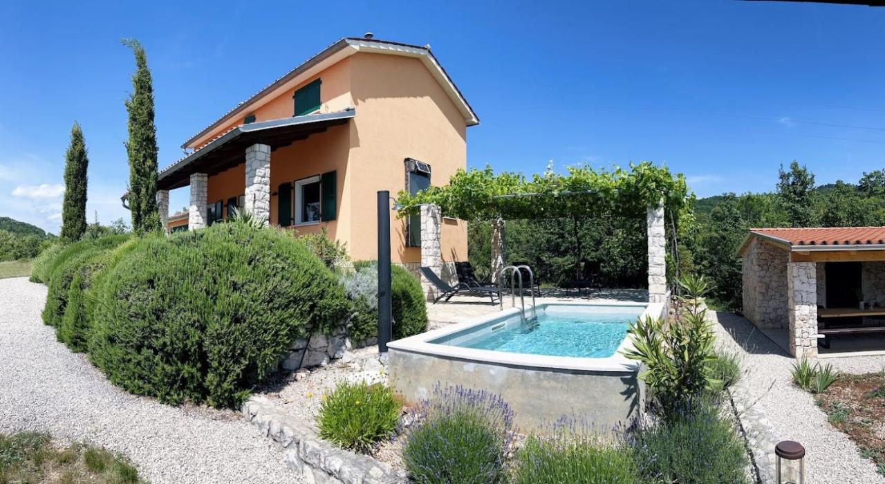 Beautiful villa with a dreamlike garden and pool - Ferienwohnung Labin
