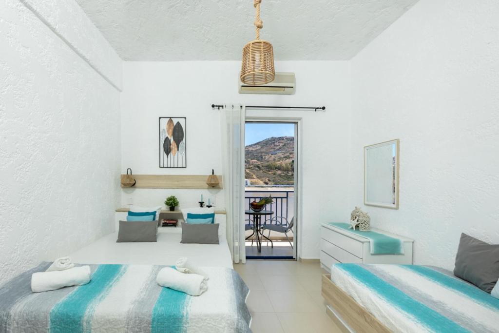 Estudio con vistas al jardín