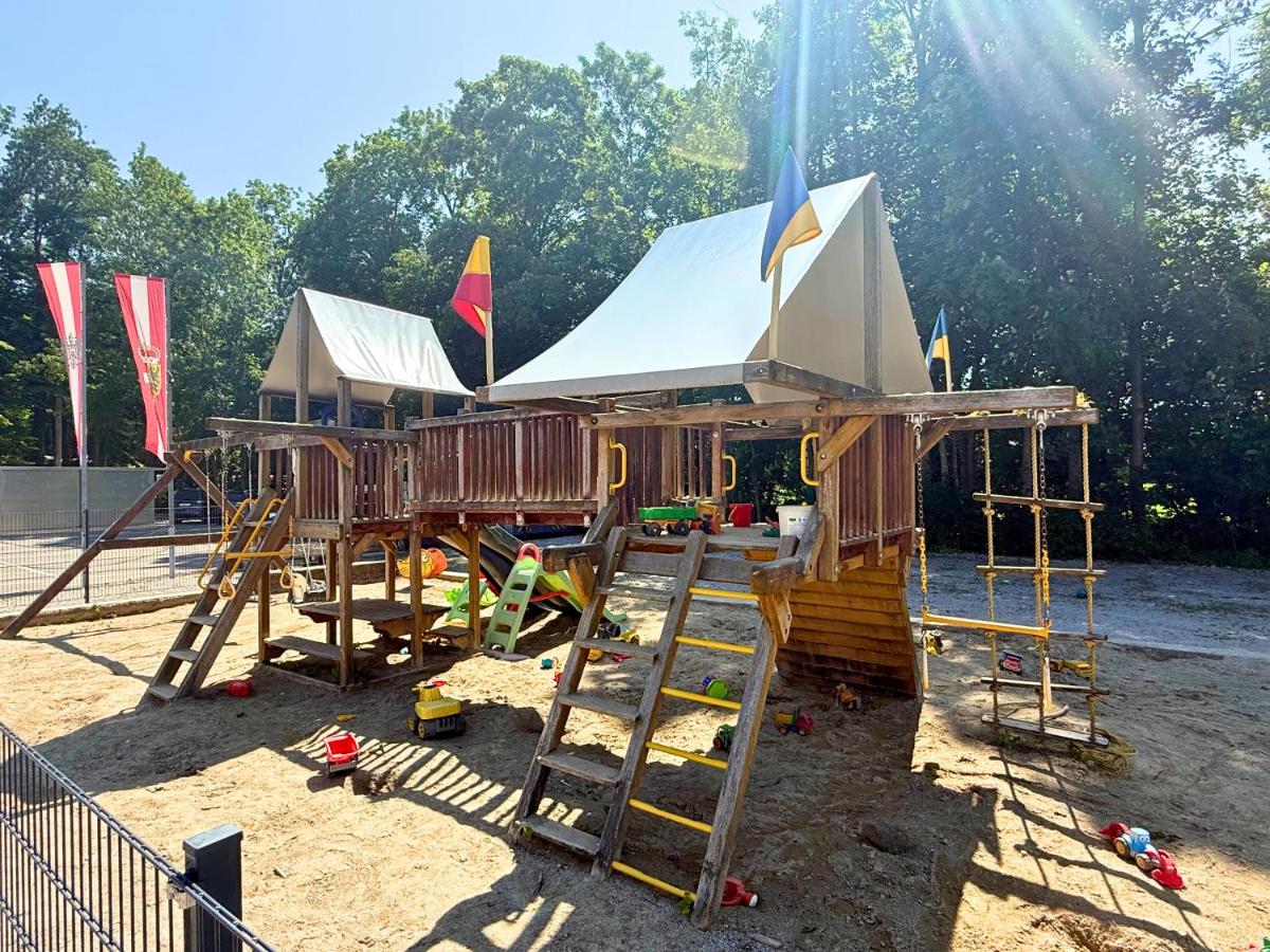 Direkt am Wallersee - Cubes - Bed and Breakfast Henndorf am Wallersee